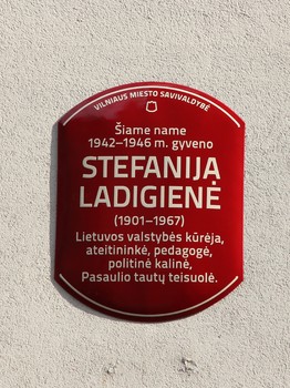 Atminimo lentelės Stefanijai Ladigienei atidengimas