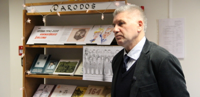 Paroda „Lietuva 1990-2020 metais karikatūristo akimis“ iškeliavo į Dusmenis