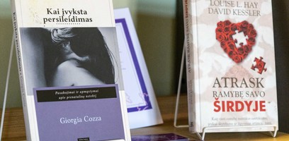 Drauge su bendruomene „Angelų mamos“ pristatome knygų parodą