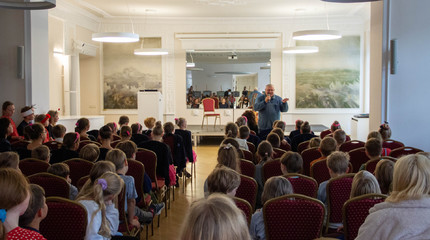 Dievo karvytės bibliotekoje