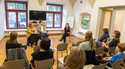Kaip su vaikais kalbėtis apie filosofiją ir skaudžią istoriją? Filosofinės knygelės vaikams...