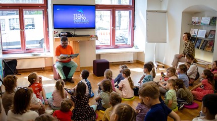 Bibliotekoje vaikams skaitė Rafailas Karpis